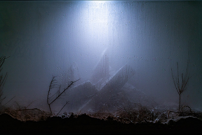 karlos Gil, vista instalacion artística con grafitis en las paredes en la Panera de Lleida