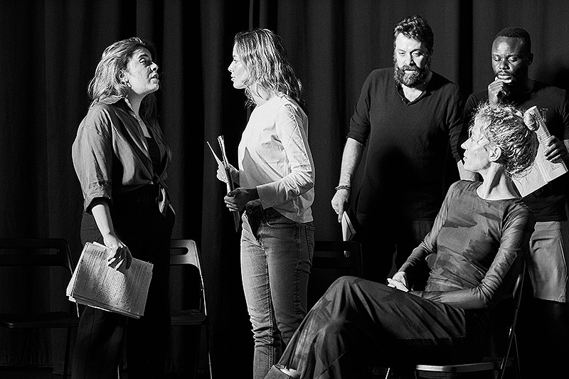 Los Demonios - fotografía en Blanco y negro de colectivo teatral