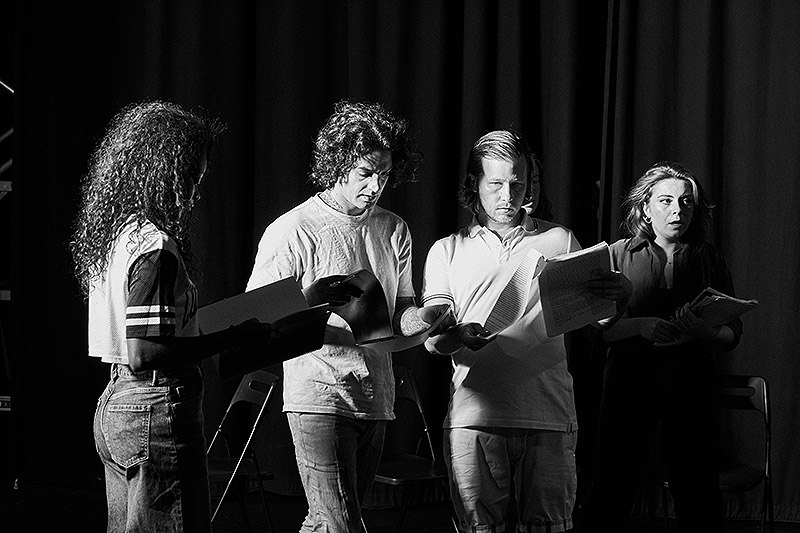 Los Demonios - fotografía en Blanco y negro de colectivo teatral