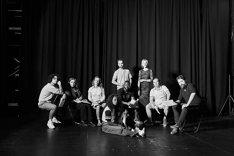 Los Demonios - fotografía en Blanco y negro de colectivo teatral