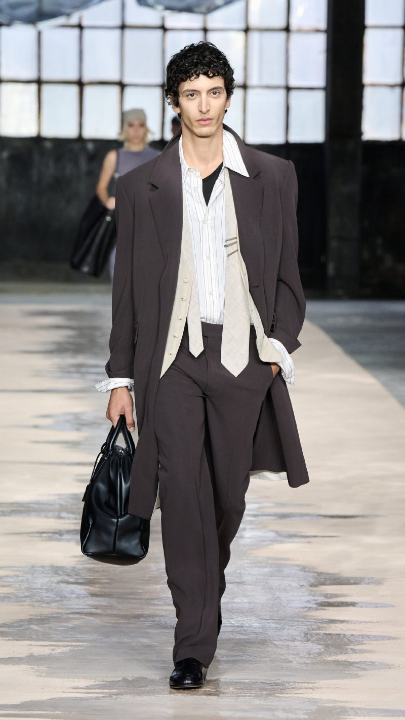 Boss ss26 nueva colección de looks elegantes