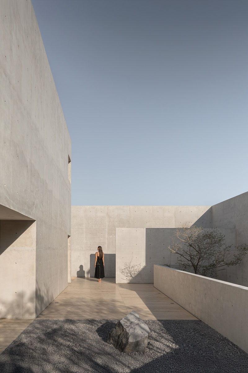 Casa Tao: sombra, silencio y arquitectura de HW Studio