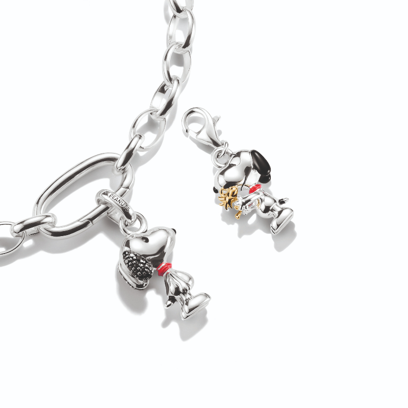Renueva tus charms con Snoopy en plata y marca tendencia