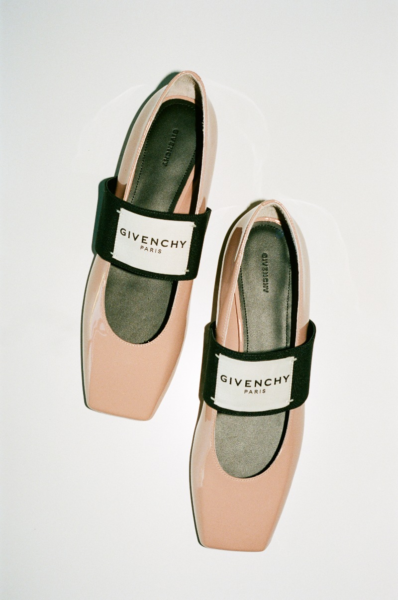 clásicas bailarinas piel colección otoño givenchy