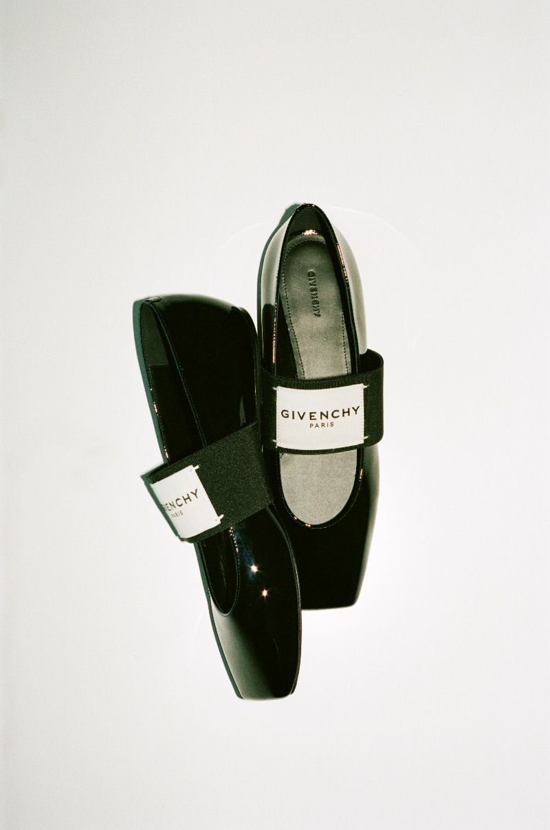 clásicas bailarinas piel colección otoño givenchy