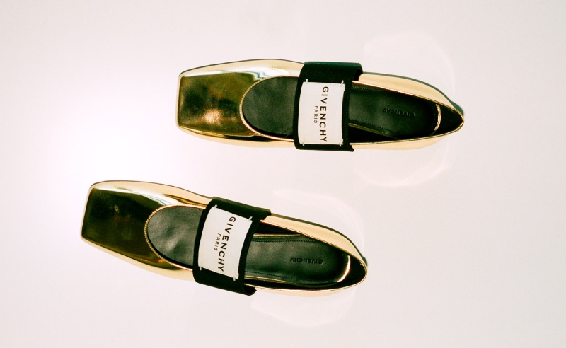 clásicas bailarinas piel colección otoño givenchy