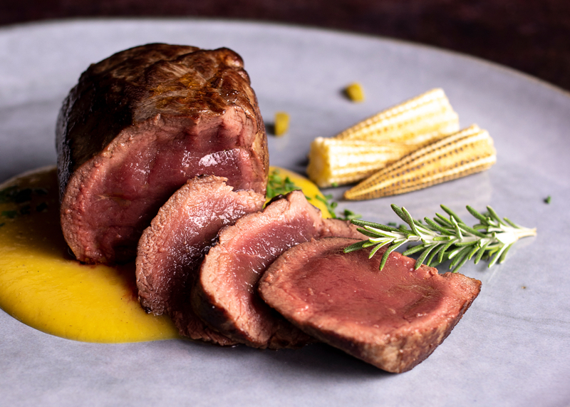 Concurso Cocinero del Año dedica su cita a la carne de caza: Solomillo de ciervo y hortalizas