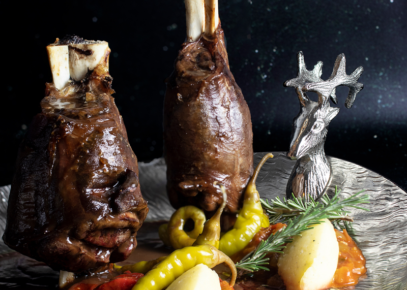 Concurso Cocinero del Año dedica su cita a la carne de caza: Jarrete de ciervo asado