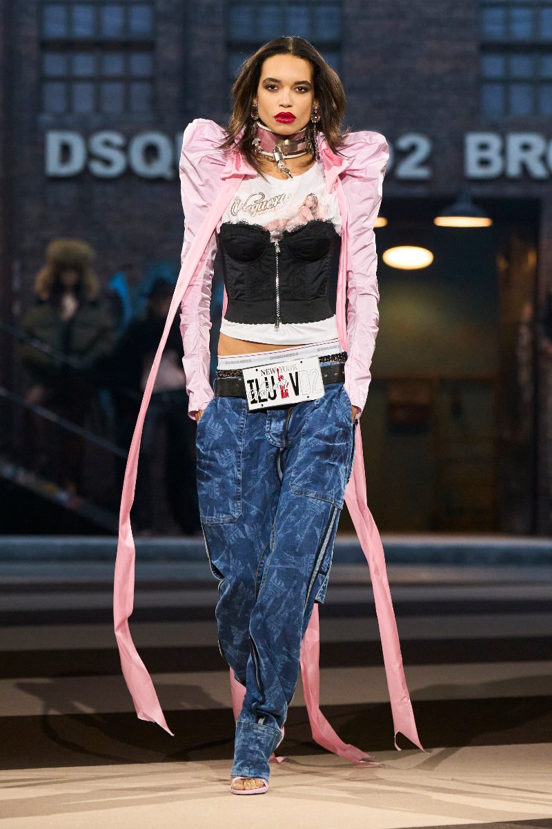 desfile Milán colaboración Dsquared2 Vaquera