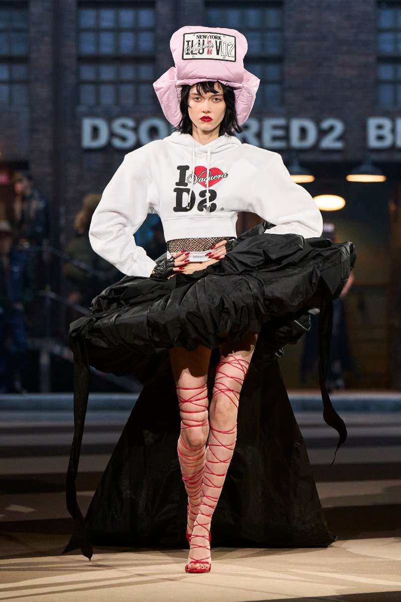 desfile Milán colaboración Dsquared2 Vaquera