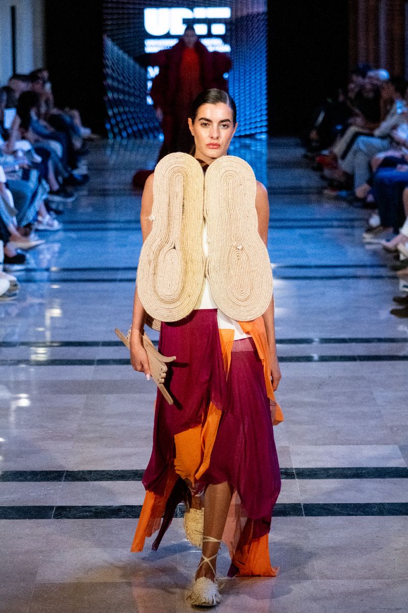 desfiles jóvenes diseñadores moda Udit