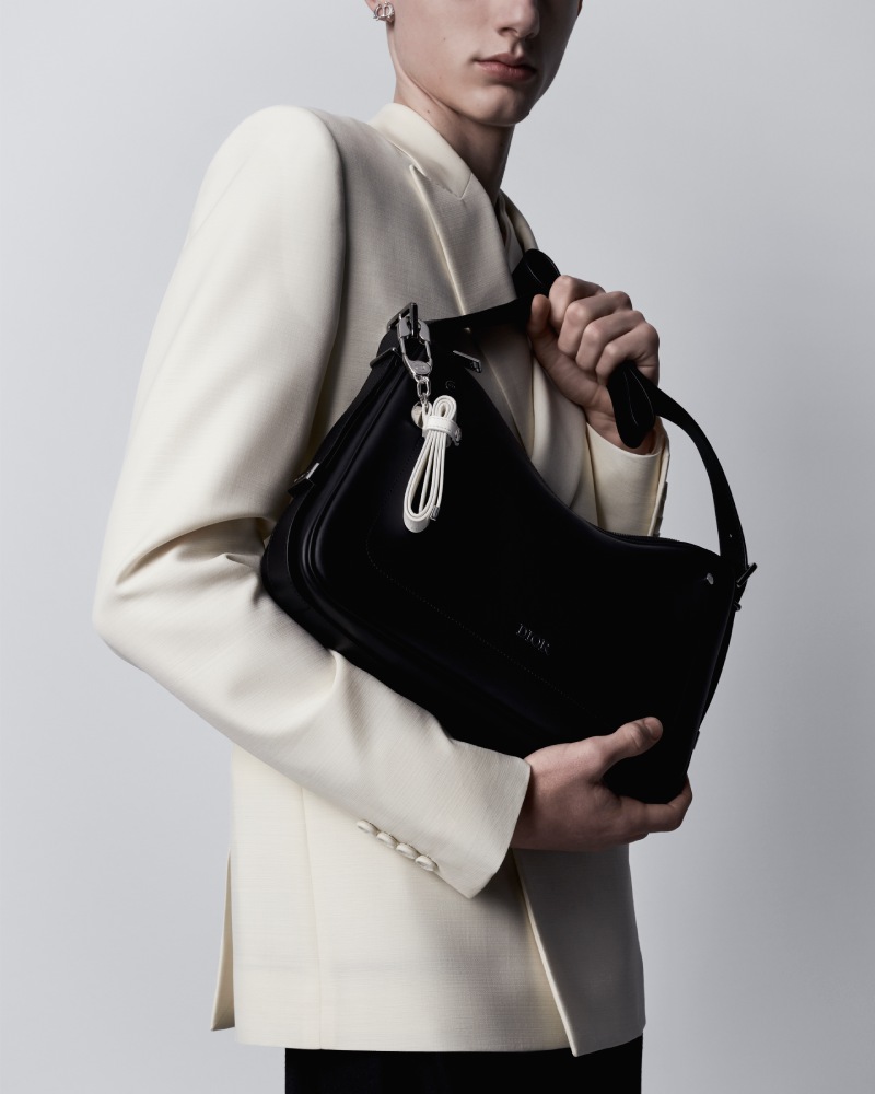 Dior apuesta por la tendencia hobo con su nuevo Slider