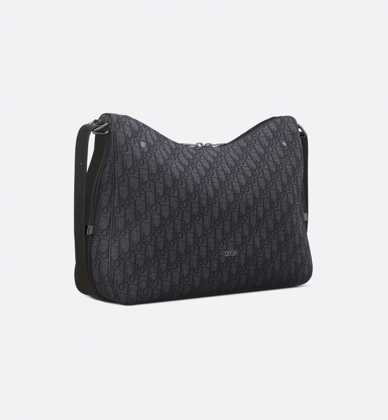 Dior apuesta por la tendencia hobo con su nuevo Slider