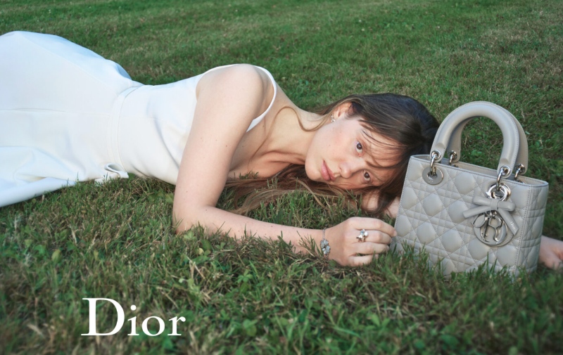 Mia Goth cautiva a Jonathan Anderson con su mirada peculiar