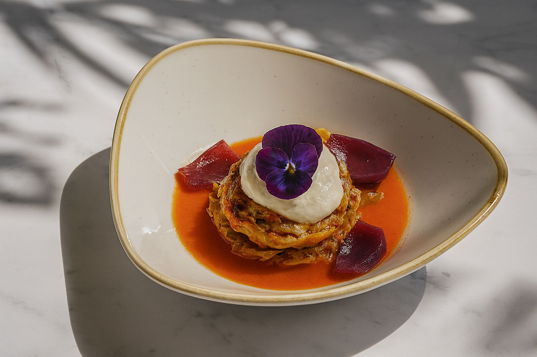 Viaje a Madeira gastronómico, mejor mes del año: un lasaña con carne de costilla de cerdo