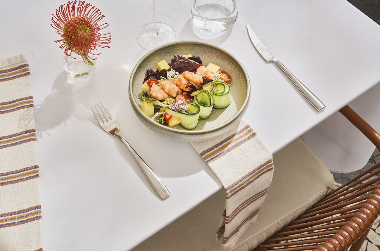 Viaje a Madeira gastronómico, mejor mes del año: la mesa del restaurante Noz en Funchal