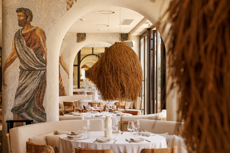 Eva Estepona, un capricho griego en la costa malagueña