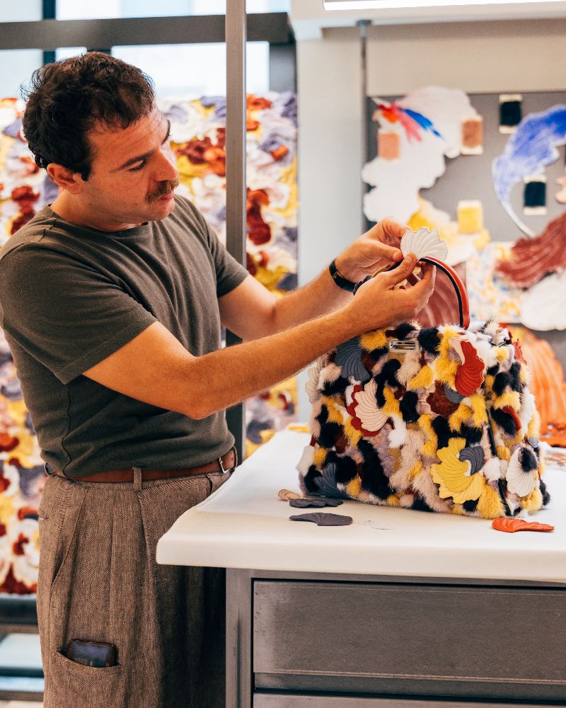 exposición fendi obra arte bolso milán