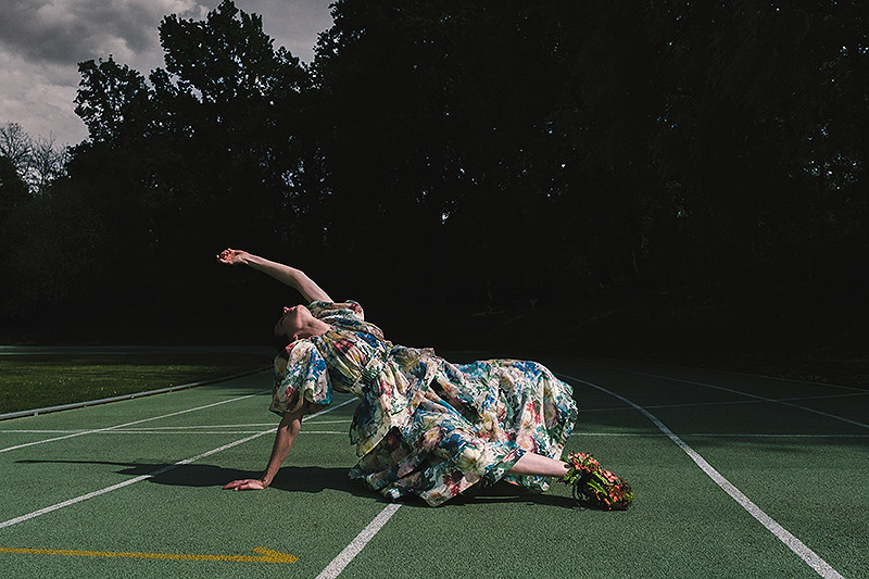 Imagen de modelo posando haciendo gimnasia