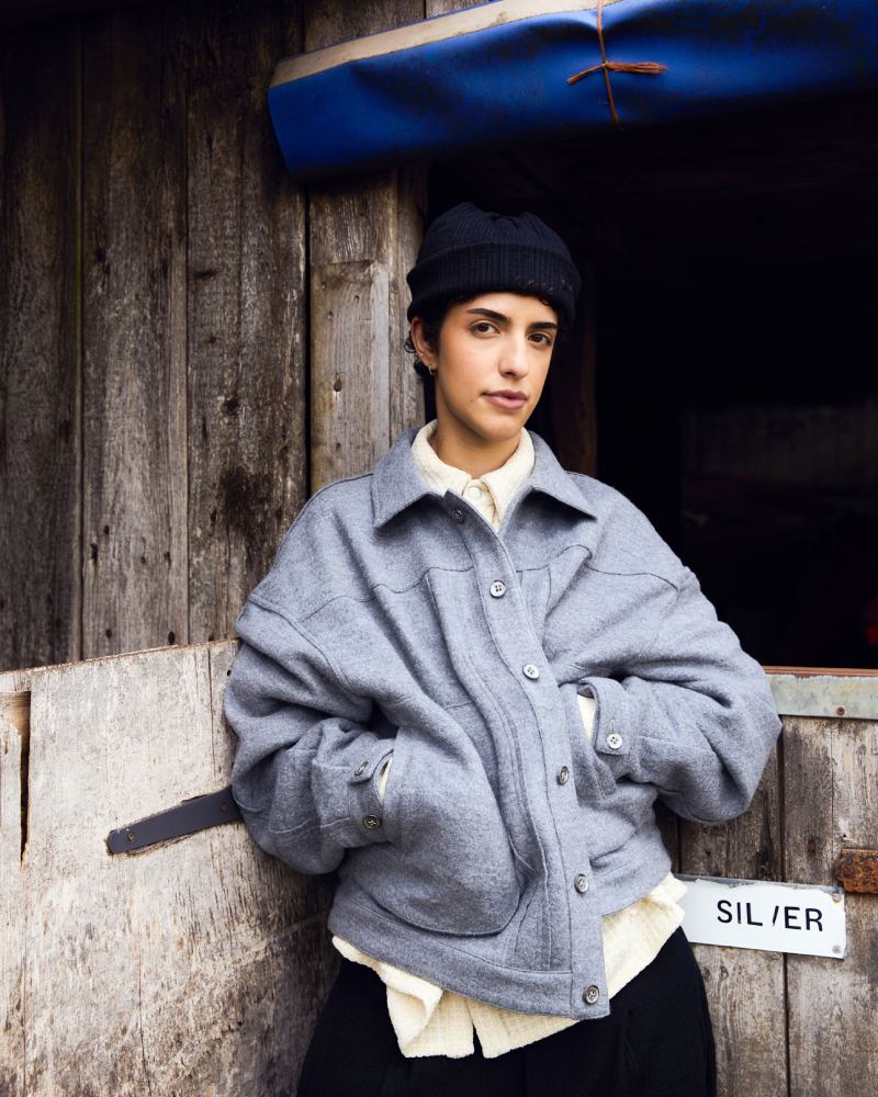 Gander nos da utilitarismo inglés con siluetas de ciudad