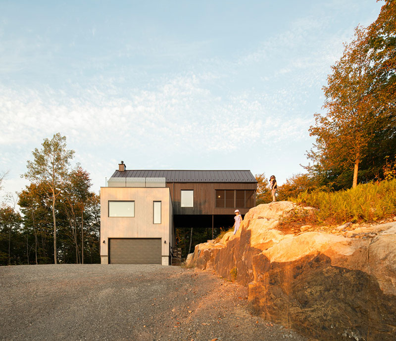 Fachada principal de la residencia Le Noroît diseñada por Guillaume Pelletier Architecte