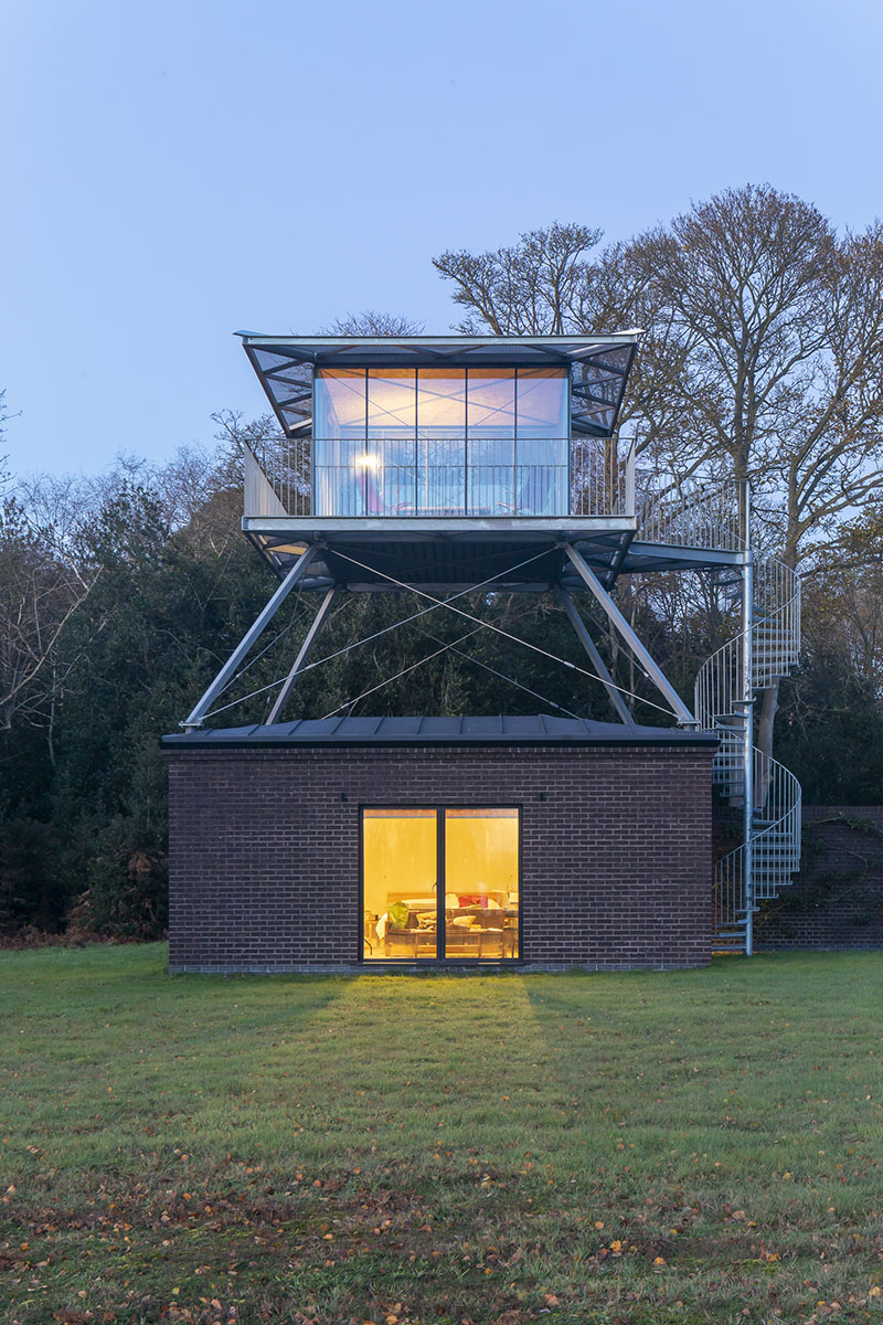 Housestead Sanei y Hopkins arquitectos: construcción con forma de torre