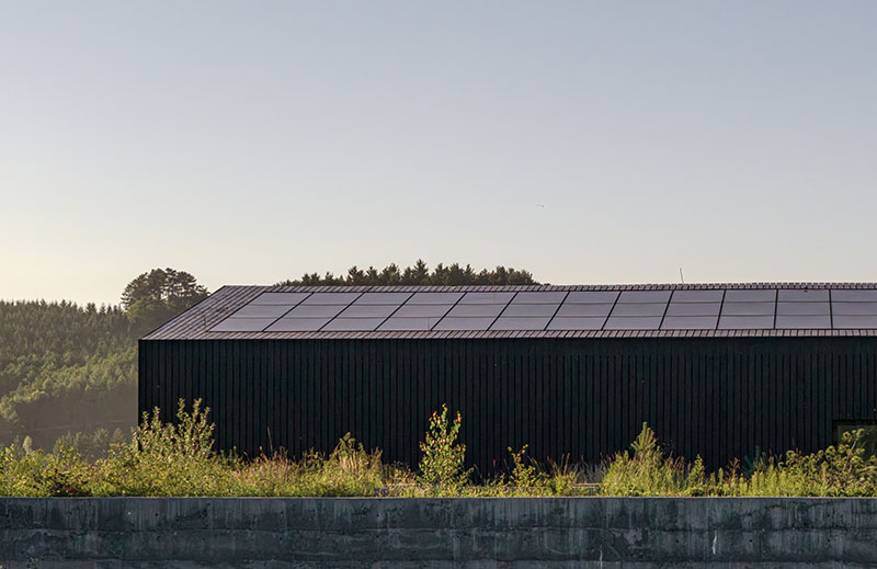 Jakub Janošík convierte un granero en la sede de su empresa
