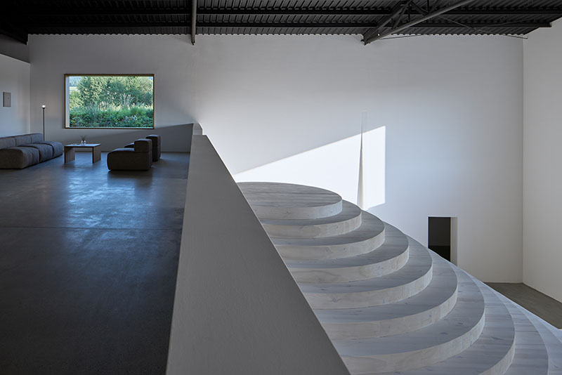 Jakub Janošík convierte un granero en la sede de su empresa