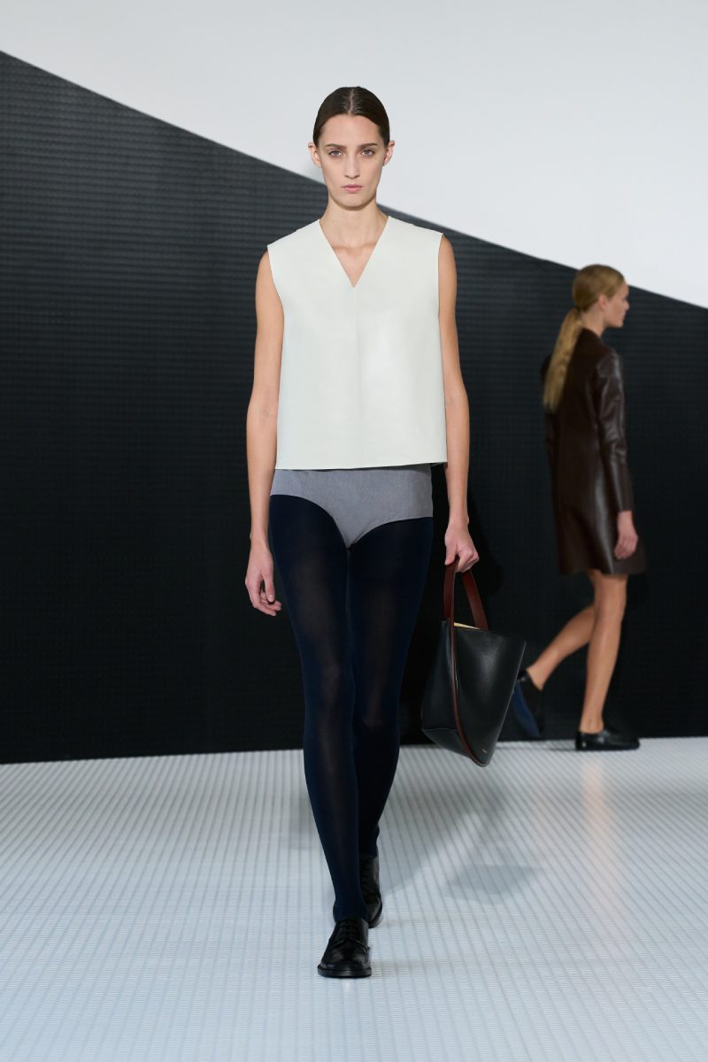 Simone Bellotti reescribe el minimalismo de Jil Sander