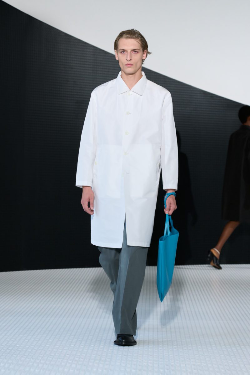 Simone Bellotti reescribe el minimalismo de Jil Sander