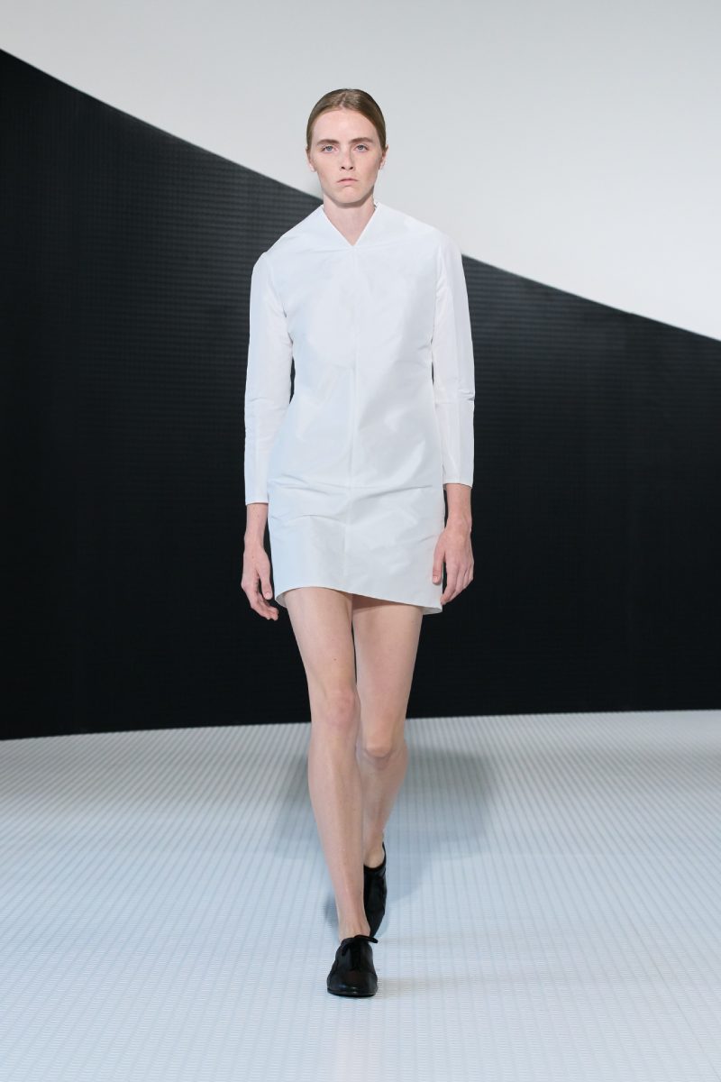 Simone Bellotti reescribe el minimalismo de Jil Sander