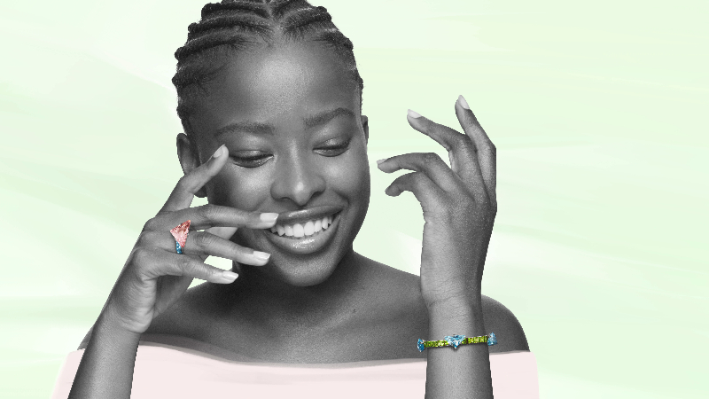 Para sus nuevas joyas, Prada solo usa gemas llenas de color