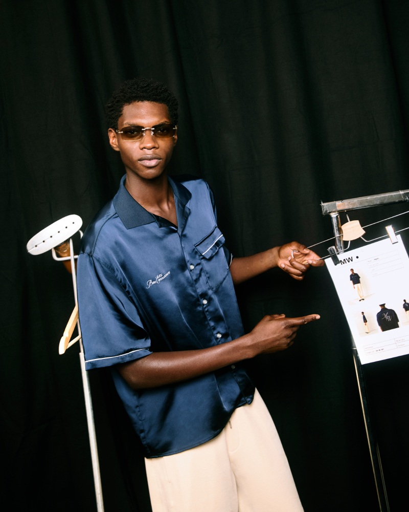 Looks de menswear urbano tendencias chico 2025