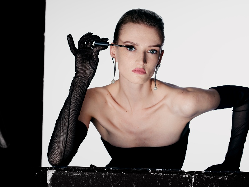 looks maqullaje moda colección L’Oréal Paris Mugler