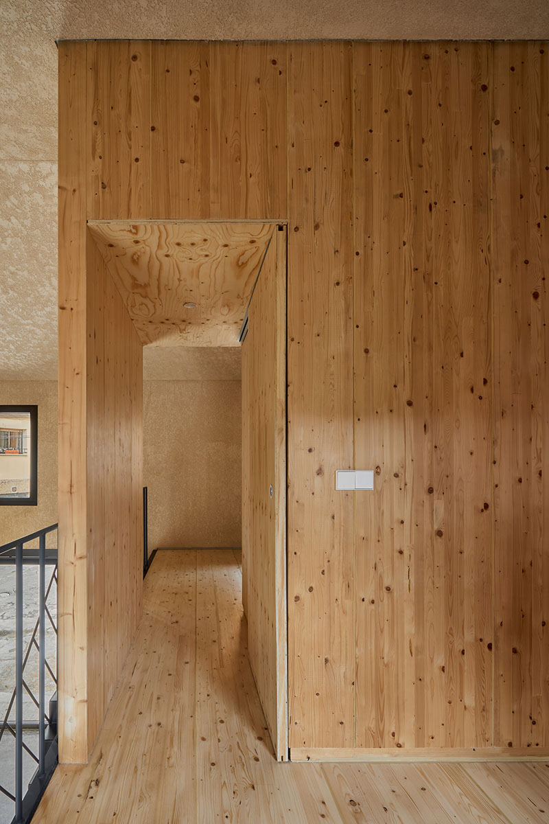 Distribuidor interior diseñado por Made V Arquitectos