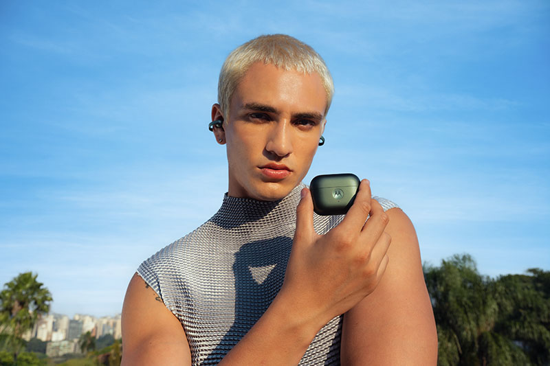 Motorola estrena sus Moto Buds Loop, con audio de Bose