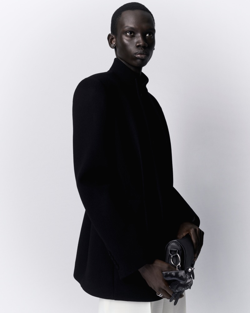 Así es el último Dior Saddle diseñado por Kim Jones