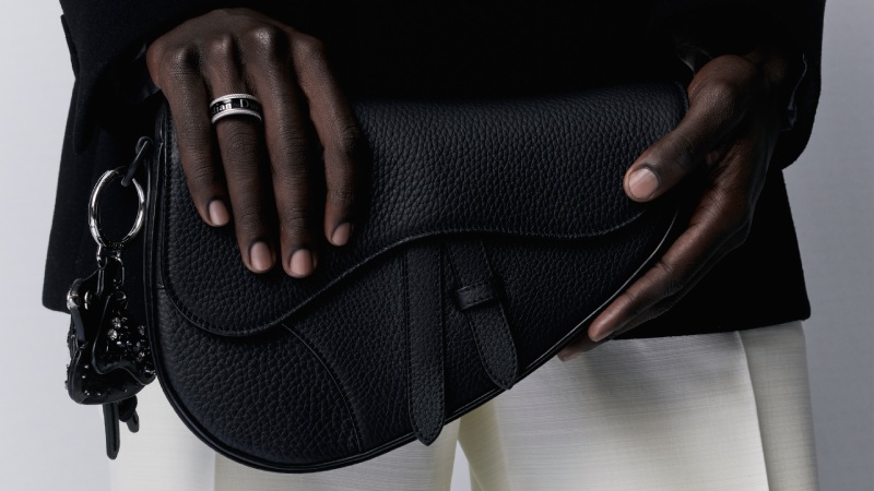Así es el último Dior Saddle diseñado por Kim Jones