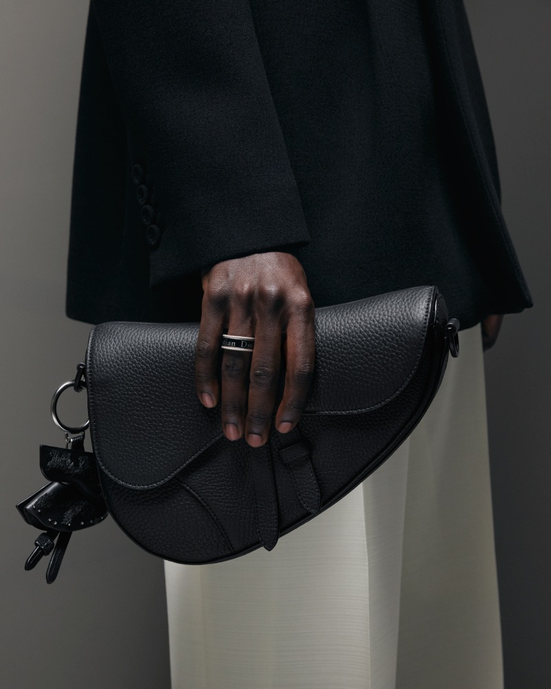 Así es el último Dior Saddle diseñado por Kim Jones