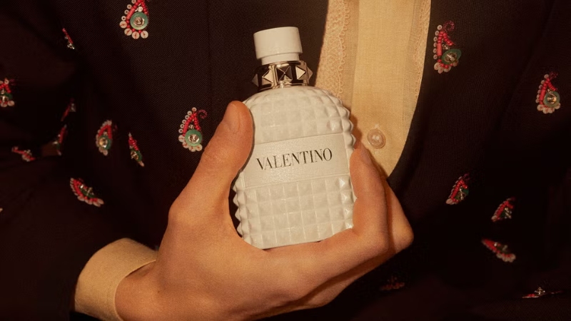 Valentino trae de vuelta el glamour único de Studio 54