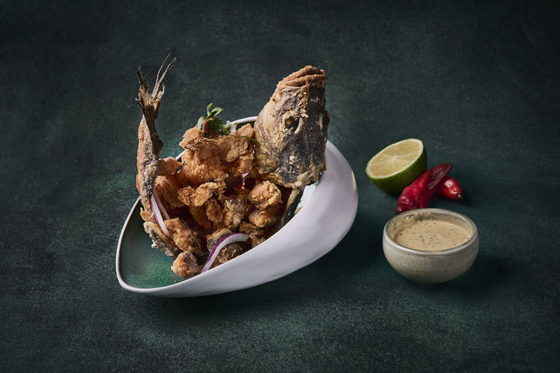 Pucará Orígenes: Chicharrón de lubina entera