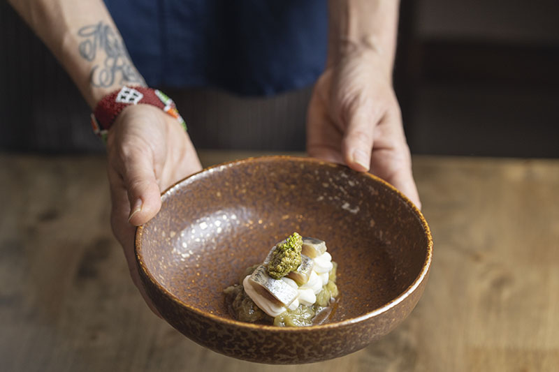 Restaurante Texu (Asturias): Berenjena, requesón y sardina ahumada, plato de su menú degustación