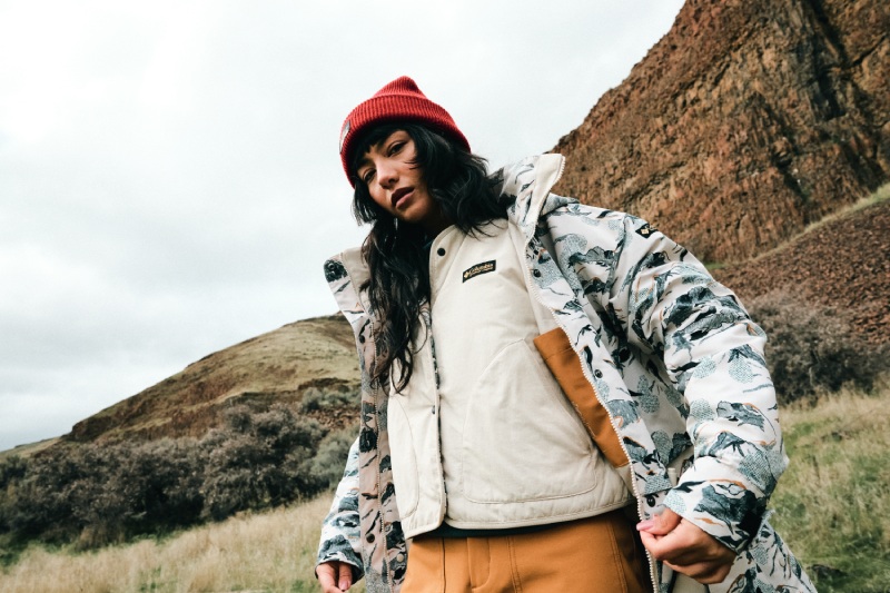 Ropa de senderismo retro pero moderna