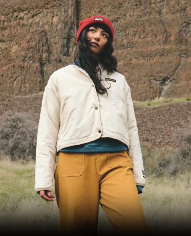 Ropa de senderismo retro pero moderna