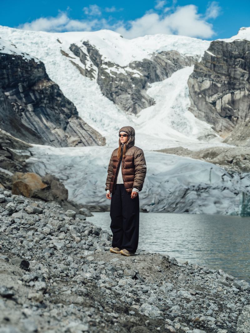 Nueva colección The North Face HKe ropa senderismo y looks de moda urbana