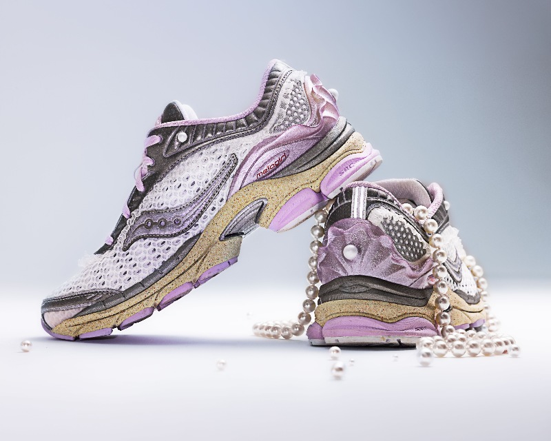 Metagirl aporta ultrafeminidad al diseño runner de Saucony