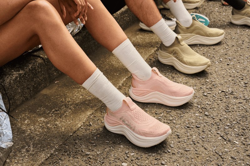 zapatillas sin cordones tendencia otoño hoka deporte