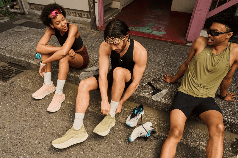 zapatillas sin cordones tendencia otoño hoka deporte