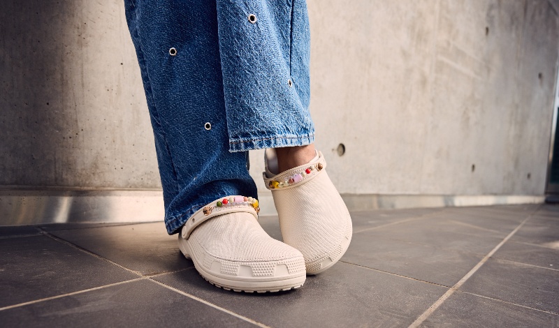 zuecos diferentes estampados crocs otoño invierno