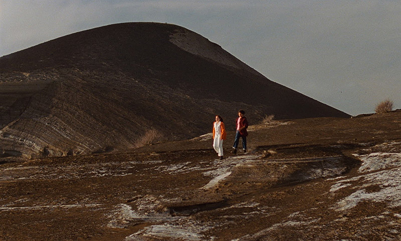 Ariel - fotograma de la película con las actrices Irene Escolar y Agustina Muñoz